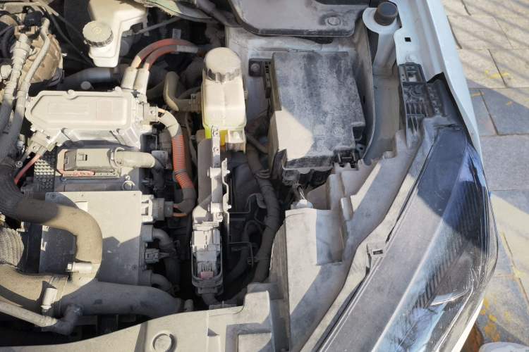 Used Dongfeng Aeolus Mage 2023 DH-i 1.5T Prestige Edition Engine Bay Left