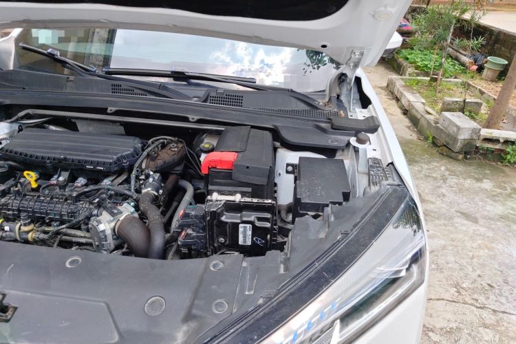 Used Dongfeng Aeolus Mage 2023 1.5T Luxury Edition Engine Bay Left