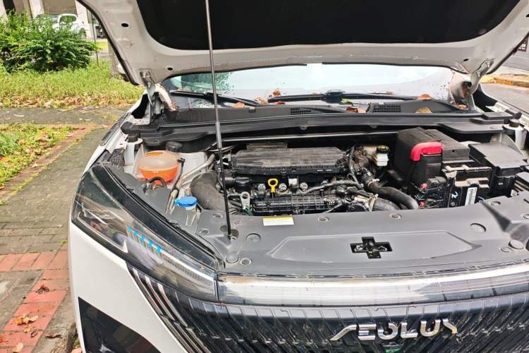 Used Dongfeng Aeolus Mage 2023 1.5T Luxury Edition Engine Bay Right
