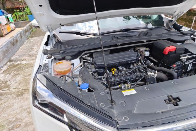 Used Dongfeng Aeolus Mage 2023 1.5T Luxury Edition Engine Bay Right