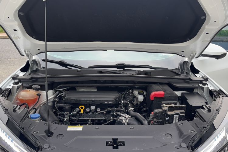 Used Dongfeng Aeolus Mage 2023 1.5T Luxury Edition Engine Bay