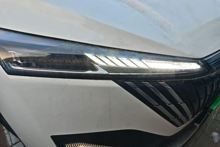 Used Dongfeng Aeolus Mage 2023 DH-i 1.5T Luxury Edition Exterior 3