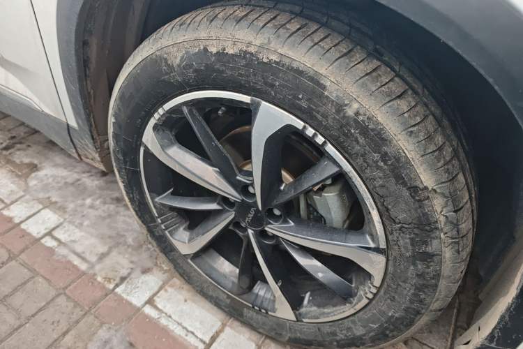 Used Dongfeng Aeolus Mage 2023 DH-i 1.5T Luxury Edition Exterior 4