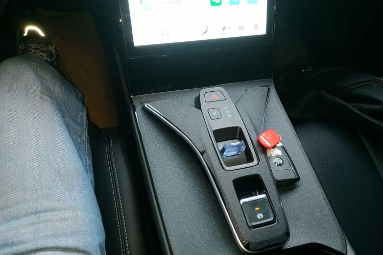 Used Dongfeng Aeolus Mage 2023 1.5T Luxury Edition Gear Lever