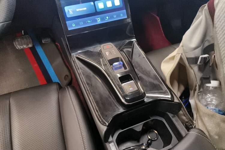 Used Dongfeng Aeolus Mage 2023 1.5T Luxury Edition Gear Lever