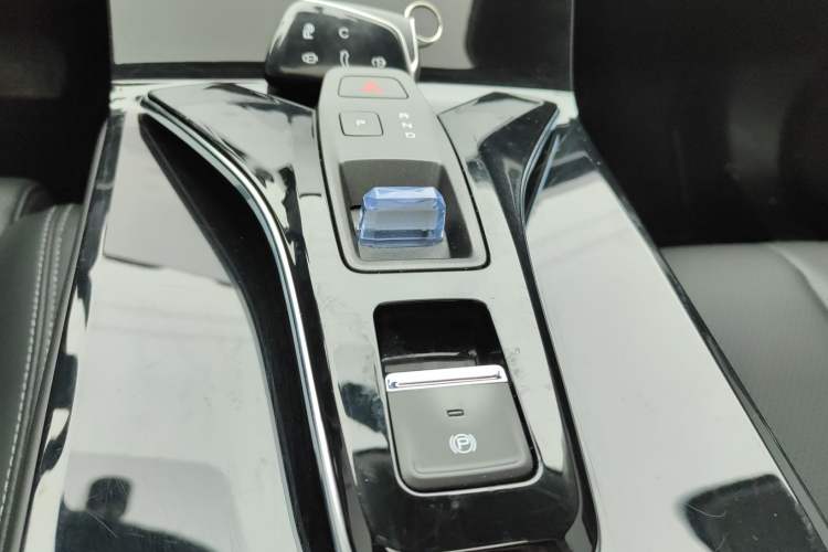 Used Dongfeng Aeolus Mage 2023 1.5T Luxury Edition Gear Lever