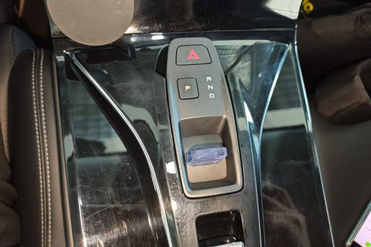 Used Dongfeng Aeolus Mage 2023 DH-i 1.5T Luxury Edition Gear Lever