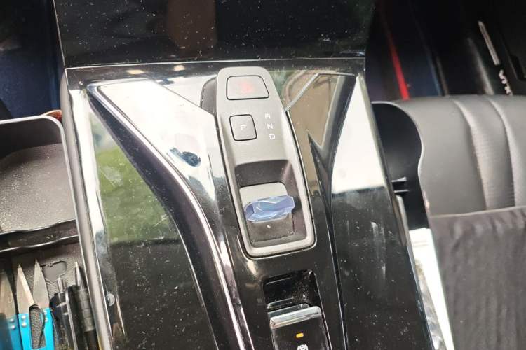 Used Dongfeng Aeolus Mage 2023 1.5T Luxury Edition Gear Lever