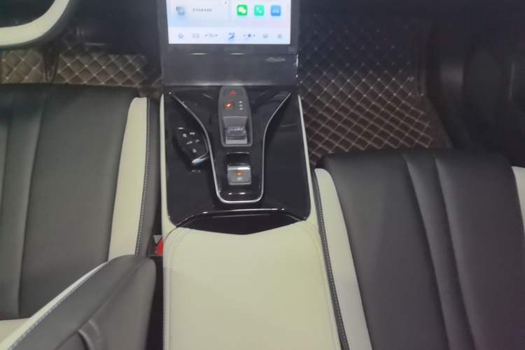 Used Dongfeng Aeolus Mage 2023 DH-i 1.5T Prestige Edition Gear Lever