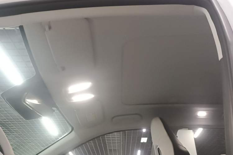 Used Dongfeng Aeolus Mage 2023 DH-i 1.5T Prestige Edition Headliner
