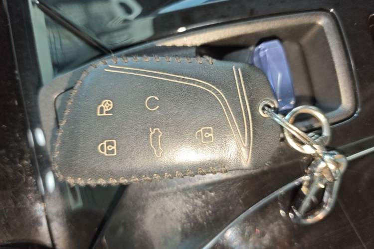 Used Dongfeng Aeolus Mage 2023 DH-i 1.5T Luxury Edition Interior 1