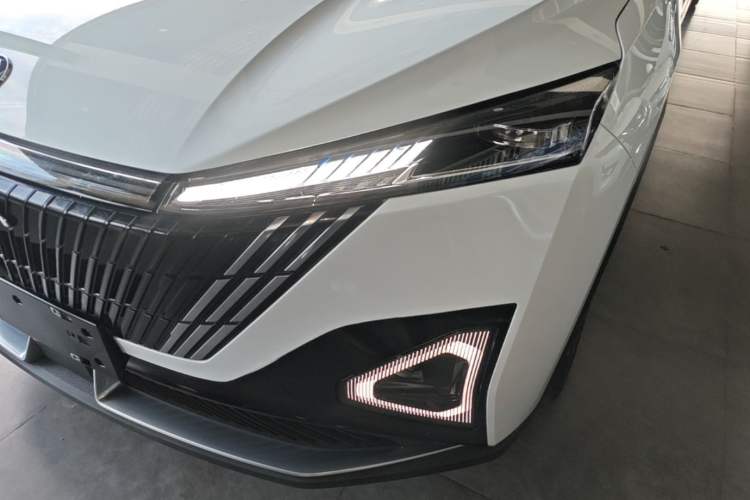 Used Dongfeng Aeolus Mage 2023 DH-i 1.5T Luxury Edition Left Front Headlight