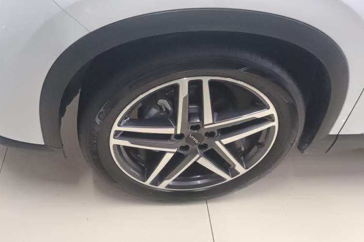 Used Dongfeng Aeolus Mage 2023 DH-i 1.5T Prestige Edition Left Front Wheel Hub