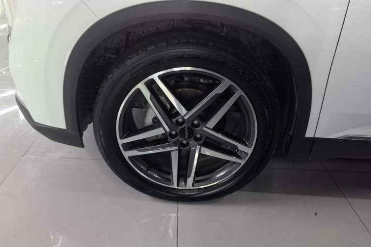 Used Dongfeng Aeolus Mage 2023 DH-i 1.5T Prestige Edition Left Front Wheel Hub