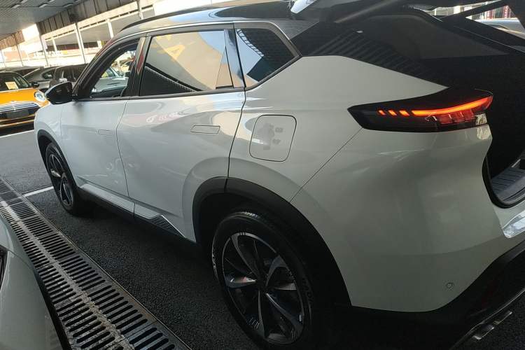Used Dongfeng Aeolus Mage 2023 1.5T Luxury Edition Left Side