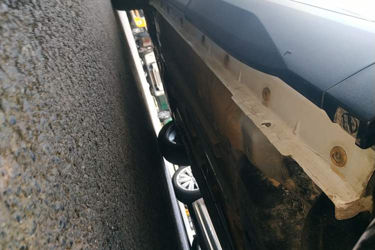 Used Dongfeng Aeolus Mage 2023 1.5T Luxury Edition Left Side Sill