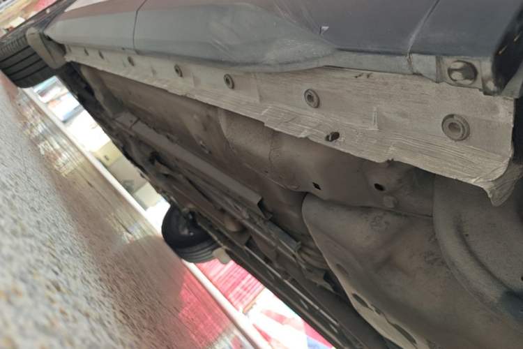 Used Dongfeng Aeolus Mage 2023 DH-i 1.5T Luxury Edition Left Side Sill