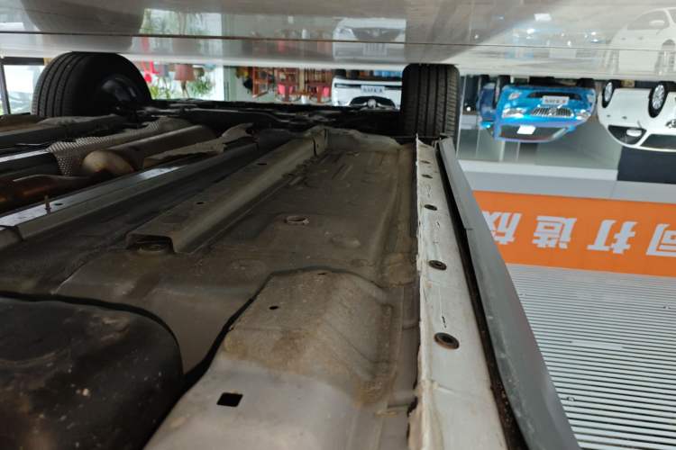 Used Dongfeng Aeolus Mage 2023 1.5T Luxury Edition Left Side Sill