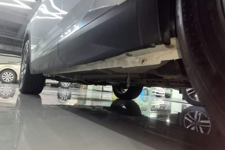 Used Dongfeng Aeolus Mage 2023 DH-i 1.5T Prestige Edition Left Side Sill