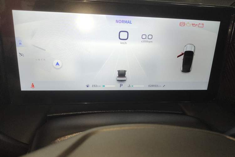 Used Dongfeng Aeolus Mage 2023 1.5T Luxury Edition Odometer Close Up