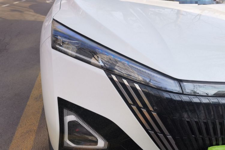 Used Dongfeng Aeolus Mage 2023 DH-i 1.5T Prestige Edition Right Front Headlight