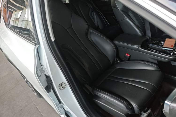 Used Dongfeng Aeolus Mage 2023 DH-i 1.5T Luxury Edition Right Front Seat