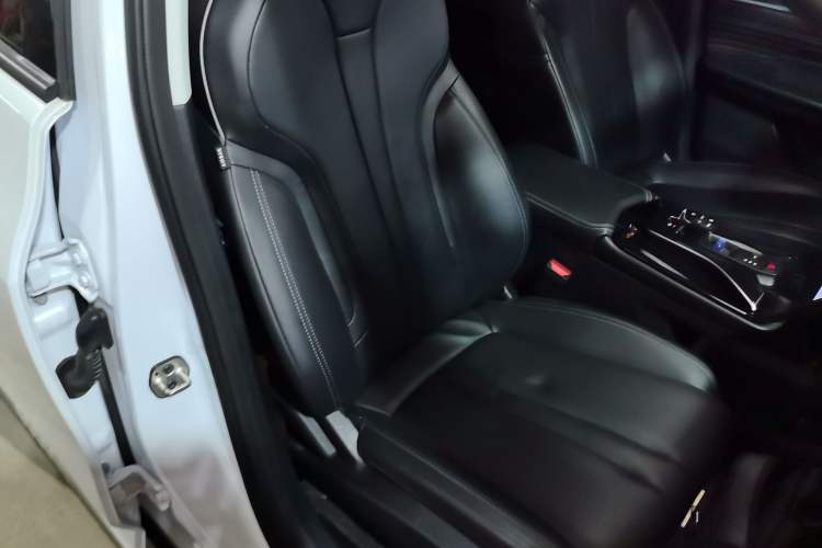 Used Dongfeng Aeolus Mage 2023 DH-i 1.5T Luxury Edition Right Front Seat
