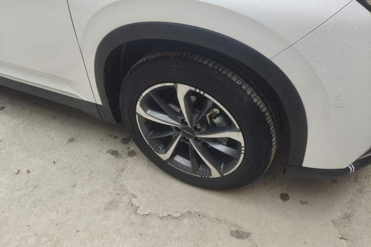 Used Dongfeng Aeolus Mage 2023 1.5T Luxury Edition Right Front Wheel Hub