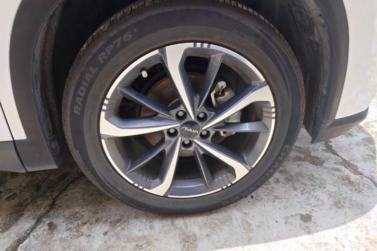 Used Dongfeng Aeolus Mage 2023 1.5T Luxury Edition Right Front Wheel Hub