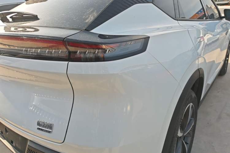 Used Dongfeng Aeolus Mage 2023 DH-i 1.5T Luxury Edition Right Rear Taillight