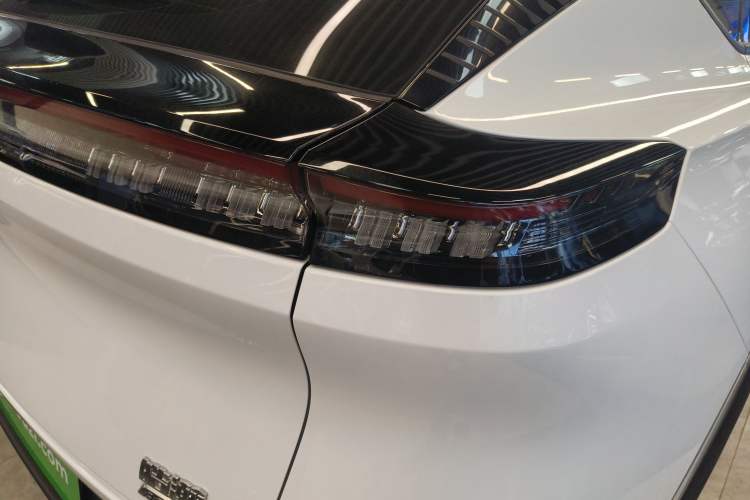Used Dongfeng Aeolus Mage 2023 1.5T Luxury Edition Right Rear Taillight