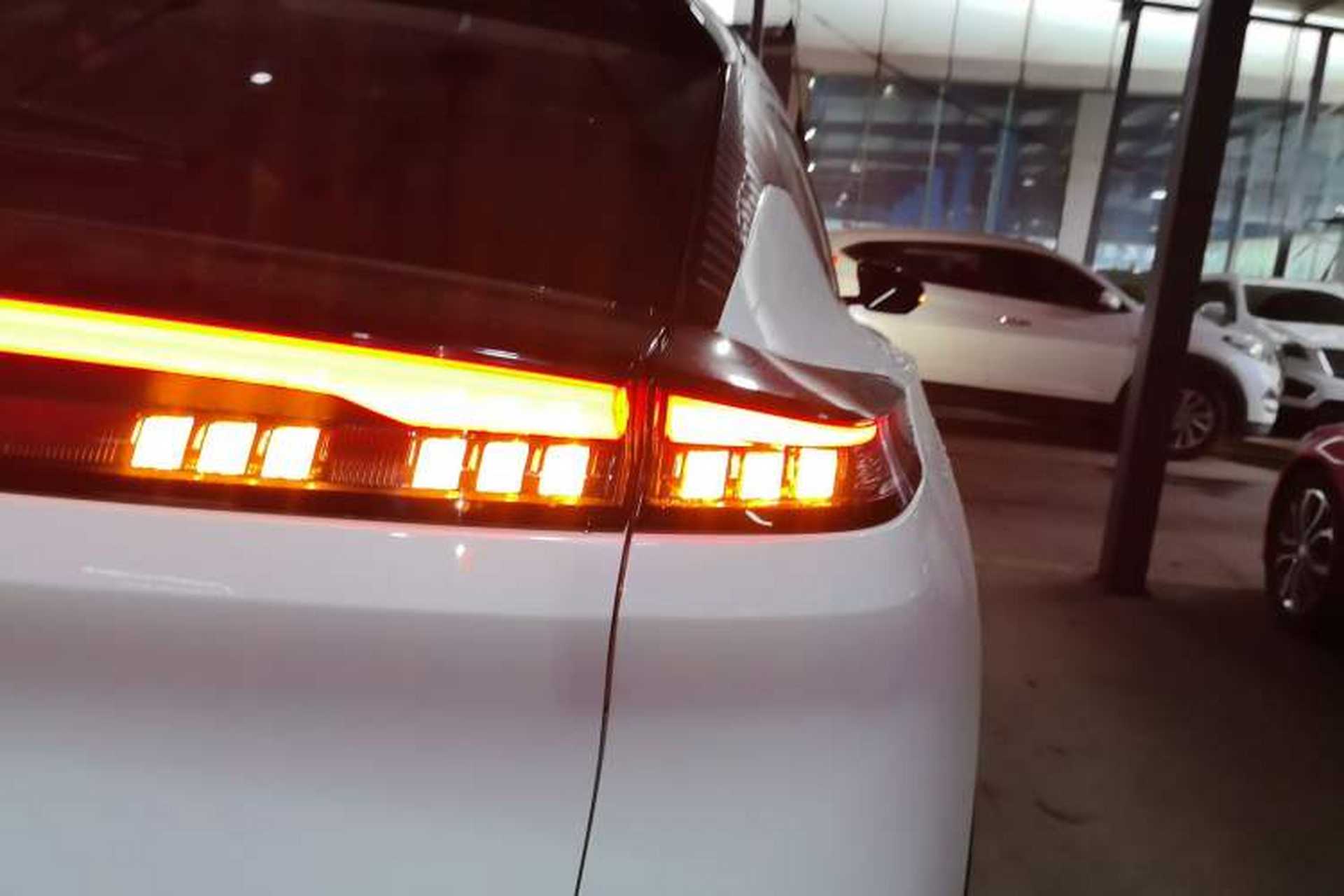 Used Dongfeng Aeolus Mage 2023 DH-i 1.5T Luxury Edition Right Rear Taillight