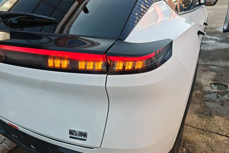 Used Dongfeng Aeolus Mage 2023 DH-i 1.5T Prestige Edition Right Rear Taillight