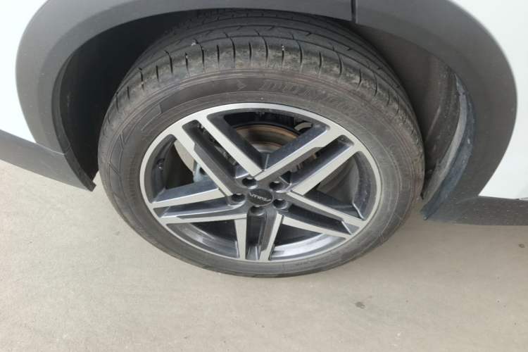 Used Dongfeng Aeolus Mage 2023 DH-i 1.5T Prestige Edition Right Rear Wheel Hub