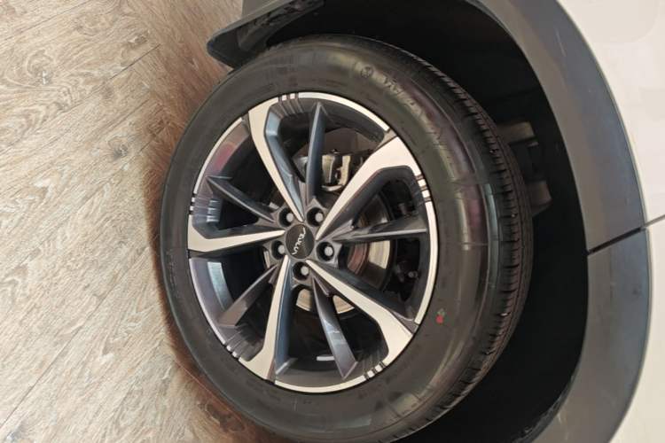 Used Dongfeng Aeolus Mage 2023 DH-i 1.5T Luxury Edition Right Rear Wheel Hub