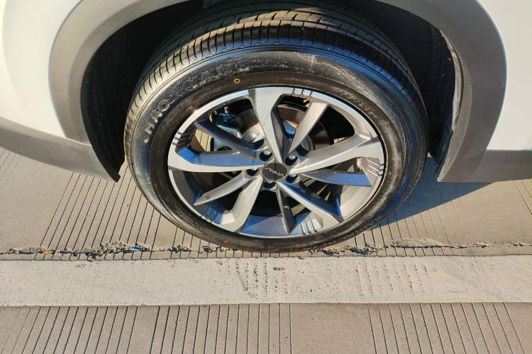 Used Dongfeng Aeolus Mage 2023 1.5T Luxury Edition Right Rear Wheel Hub