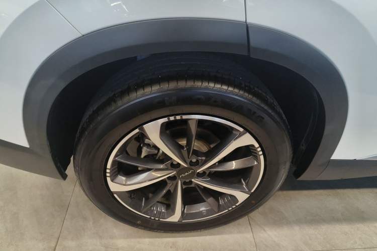 Used Dongfeng Aeolus Mage 2023 1.5T Luxury Edition Right Rear Wheel Hub