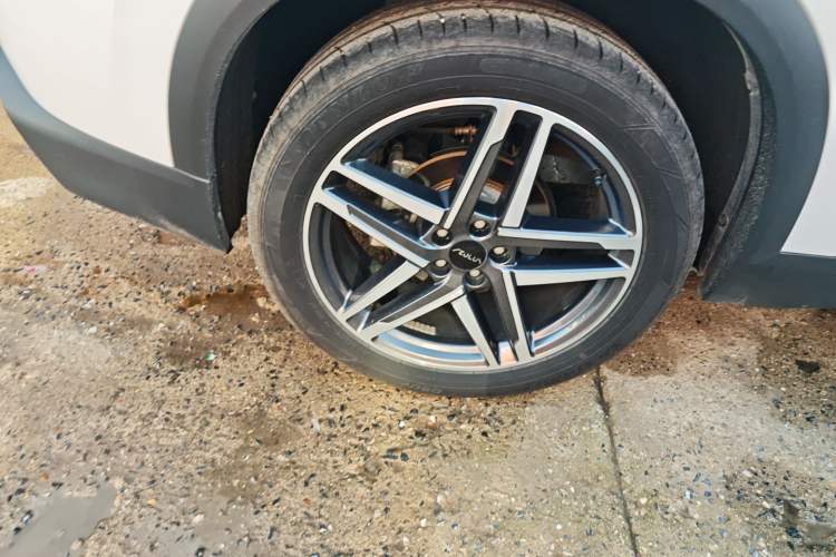Used Dongfeng Aeolus Mage 2023 DH-i 1.5T Prestige Edition Right Rear Wheel Hub