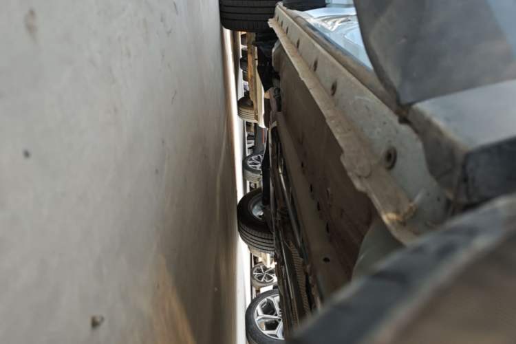 Used Dongfeng Aeolus Mage 2023 DH-i 1.5T Luxury Edition Right Side Sill