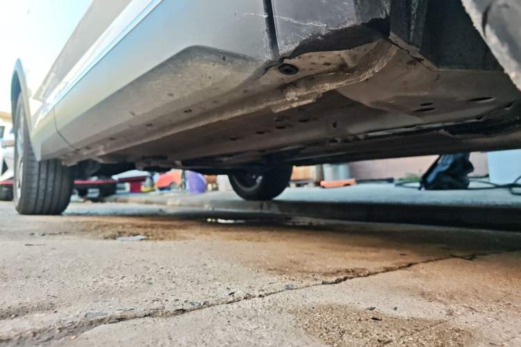 Used Dongfeng Aeolus Mage 2023 DH-i 1.5T Prestige Edition Right Side Sill
