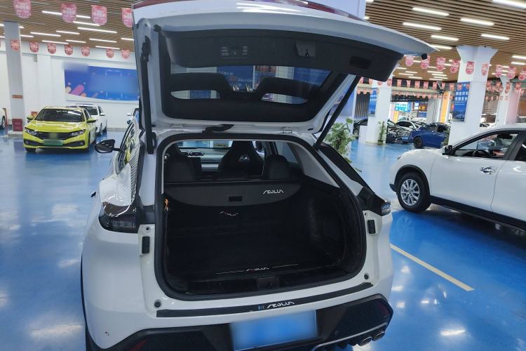 Used Dongfeng Aeolus Mage 2023 DH-i 1.5T Prestige Edition Trunk