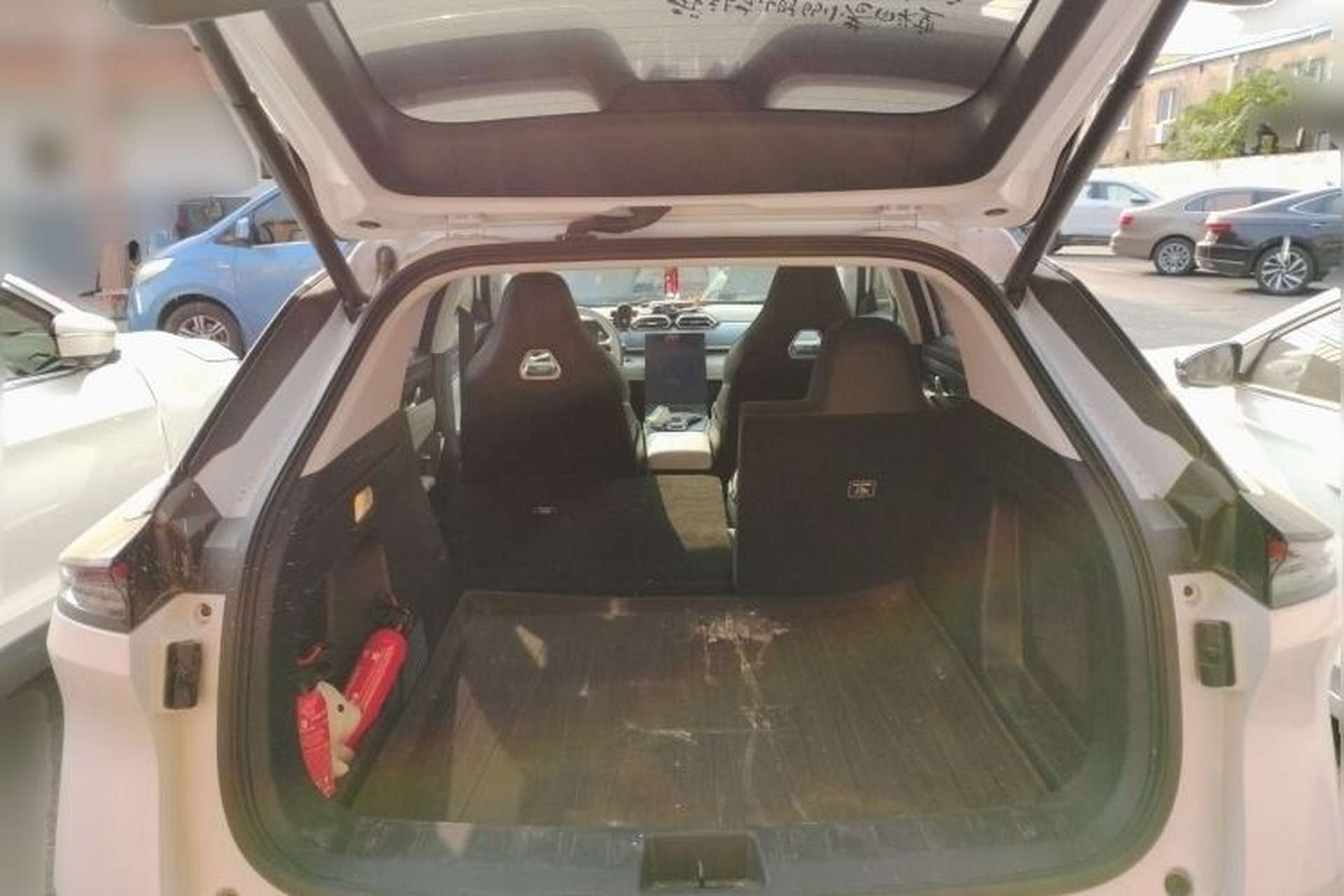 Used Dongfeng Aeolus Mage 2023 DH-i 1.5T Prestige Edition Trunk