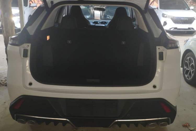 Used Dongfeng Aeolus Mage 2023 1.5T Luxury Edition Trunk
