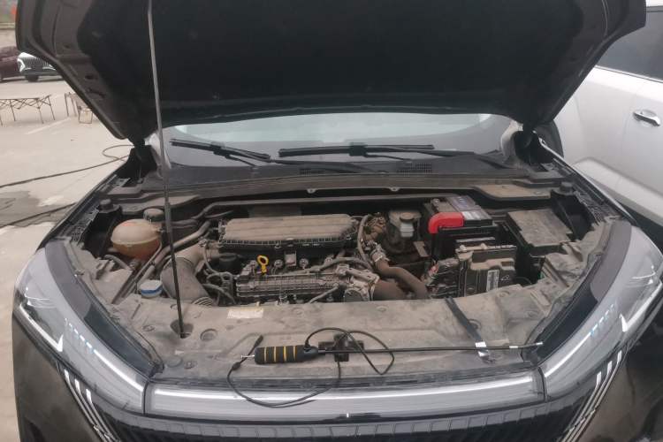 Used Dongfeng Aeolus Mage 2024 Honor Edition 1.5T Luxury Model Engine Bay