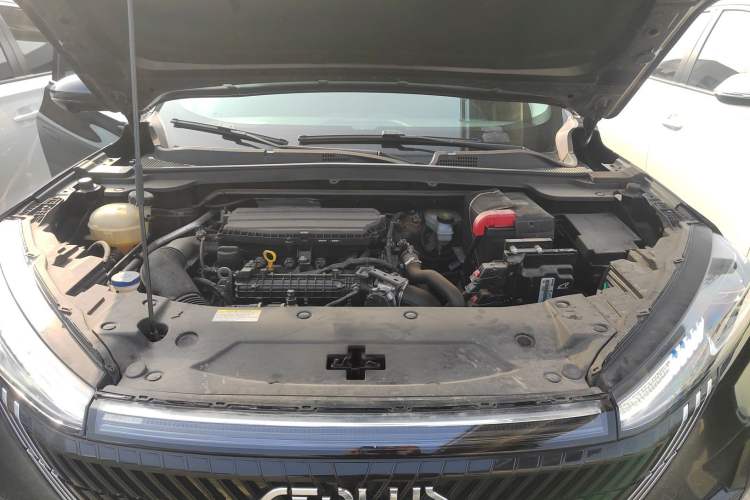 Used Dongfeng Aeolus Mage 2024 Honor Edition 1.5T Luxury Model Engine Bay