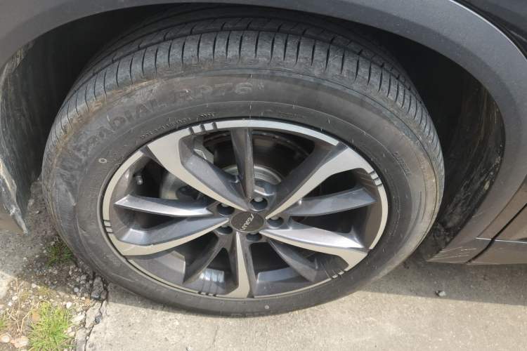 Used Dongfeng Aeolus Mage 2024 Honor Edition 1.5T Luxury Model Left Front Wheel Hub