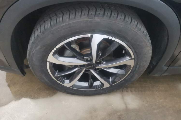 Used Dongfeng Aeolus Mage 2024 Honor Edition 1.5T Luxury Model Left Front Wheel Hub