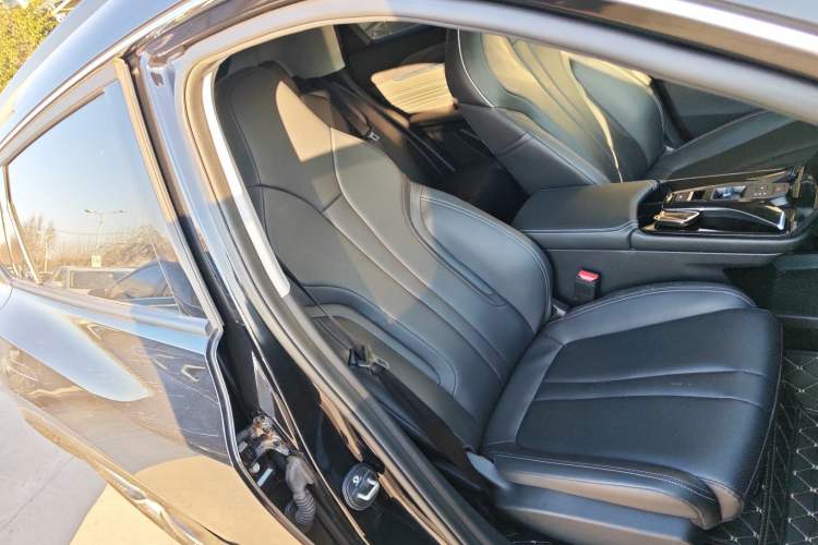 Used Dongfeng Aeolus Mage 2024 Honor Edition 1.5T Luxury Model Right Front Seat