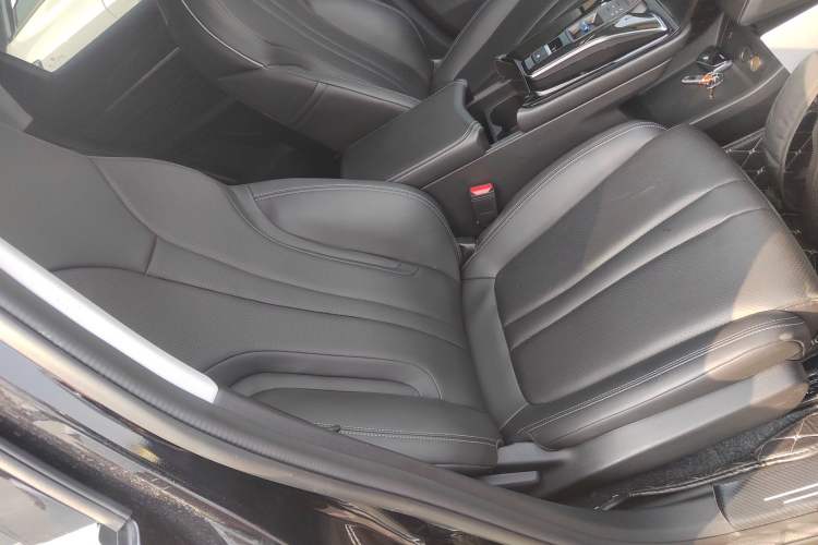 Used Dongfeng Aeolus Mage 2024 Honor Edition 1.5T Luxury Model Right Front Seat