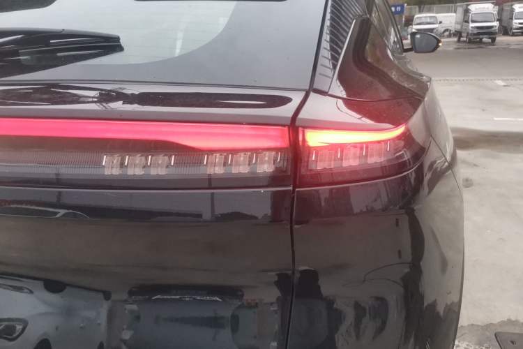 Used Dongfeng Aeolus Mage 2024 Honor Edition 1.5T Luxury Model Right Rear Taillight